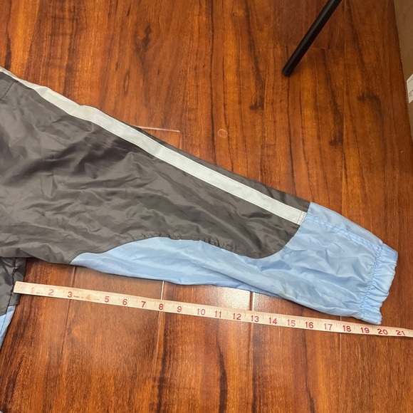 Disneyland Vintage Windbreaker Size XL/XXL - Picture 9 of 9